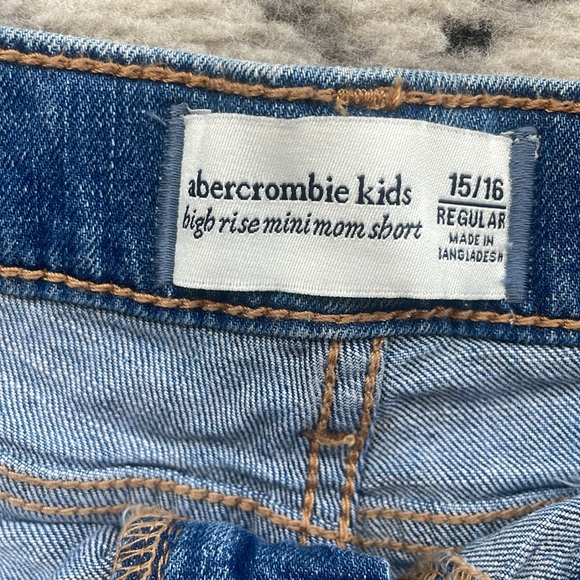 abercrombie kids high rise mini mom shorts - Picture 2 of 6